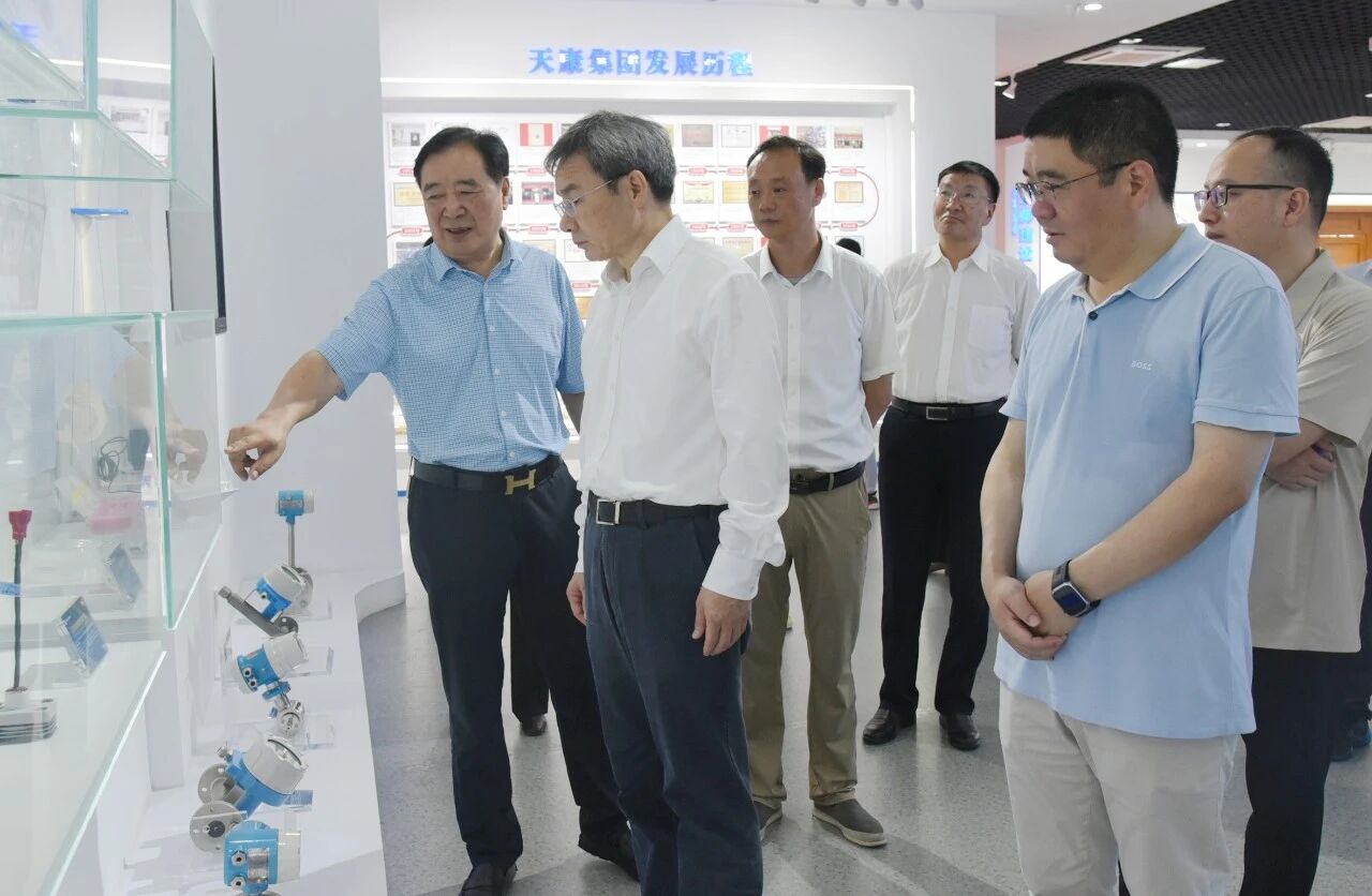 省新能源及智能网联汽车产业发展协会执行会长张天培一行莅临安徽天康集团调研产业国际化发展工作